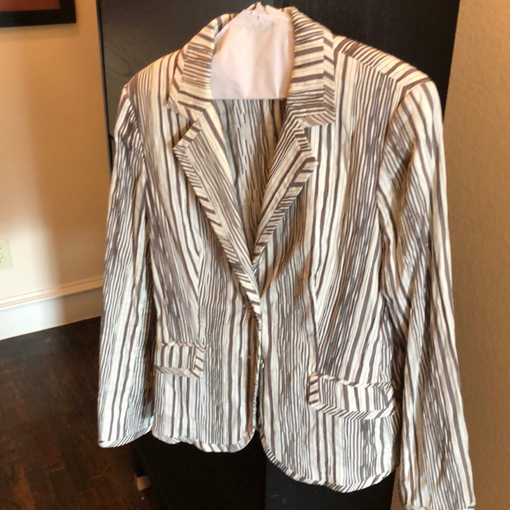 Size 12 cream and light brown stripes.